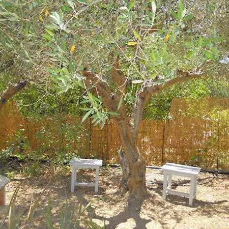 Petaloudes 2 דירה