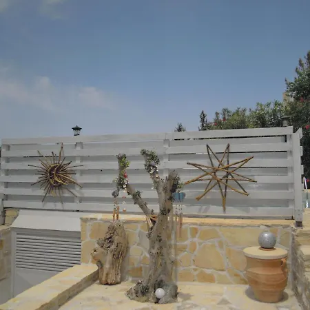 Apartment Petaloudes 2 *